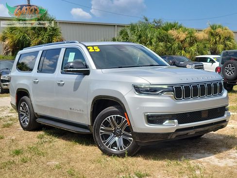 Used 2025 Jeep Wagoneer L 4WD w/ Premium Group I image 1