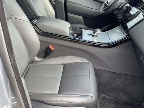 Used 2025 Land Rover Range Rover Velar S image 19