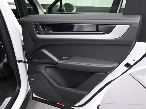 New 2026 Porsche Cayenne Coupe image 15