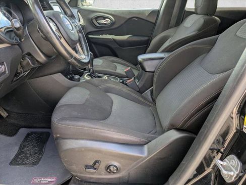 Used 2017 Jeep Cherokee Latitude w/ Comfort & Sound Group image 15