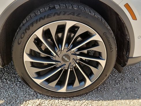 Used 2020 Lincoln Aviator Reserve w/ Equipment Group 202A AWD/4WD image 7