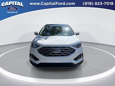 Used 2022 Ford Edge SEL w/ Convenience Package image 3