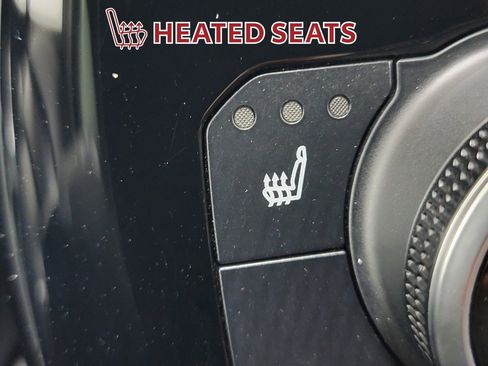 Used 2021 Toyota Highlander XLE image 25