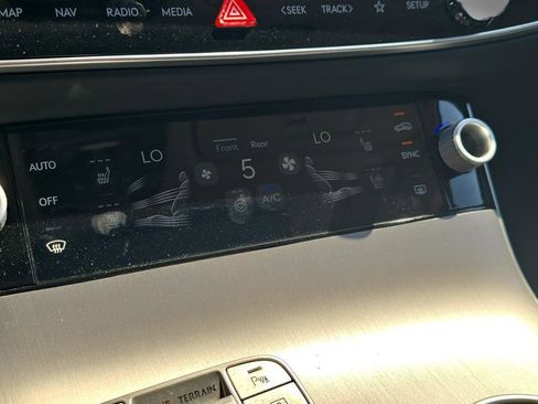 New 2026 Genesis GV70 2.5T Advanced image 24