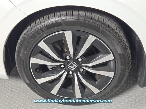 Certified 2024 Honda Civic EX-L image 9