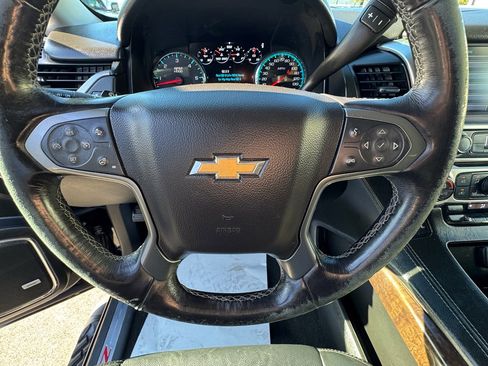 Used 2017 Chevrolet Suburban LT w/ Luxury Package image 16