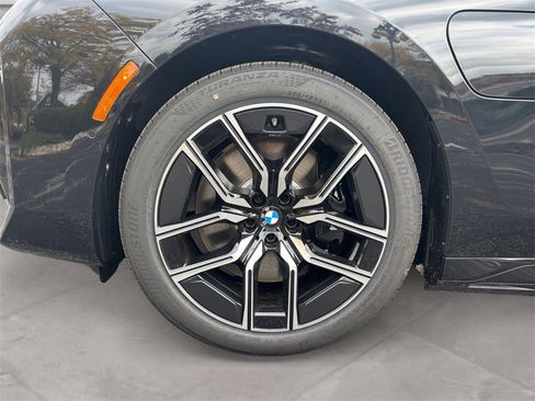 New 2026 BMW 750e xDrive image 14