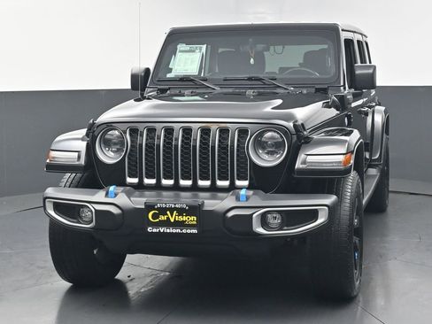 Used 2023 Jeep Wrangler Unlimited Sahara w/ Cold Weather Group AWD/4WD image 7