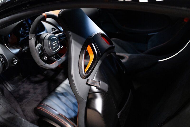 Used 2022 Bugatti Chiron Super Sport AWD/4WD image 31
