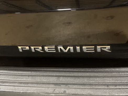 Used 2024 Chevrolet Tahoe Premier AWD/4WD image 28