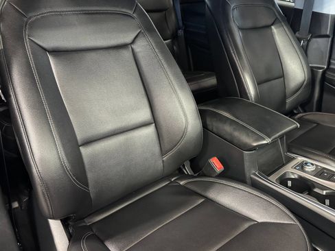 Used 2020 Ford Explorer XLT w/ Equipment Group 202A AWD/4WD image 53