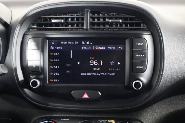 Used 2024 Kia Soul LX w/ LX Technology Package FWD image 29