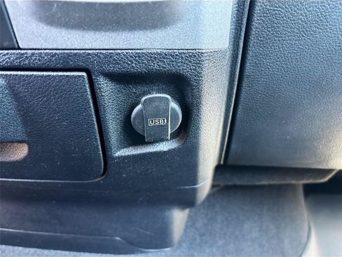 Used 2017 RAM 1500 Express AWD/4WD image 32