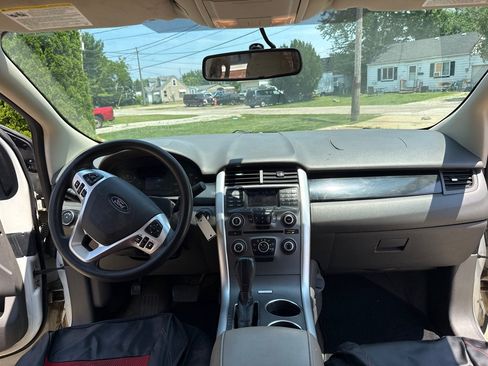 Used 2013 Ford Edge SE FWD image 9