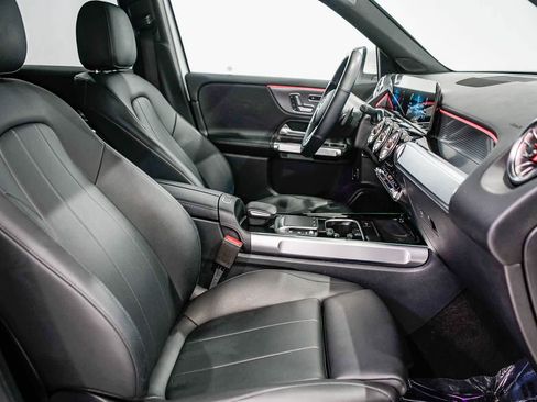 Used 2023 Mercedes-Benz GLB 250 image 15