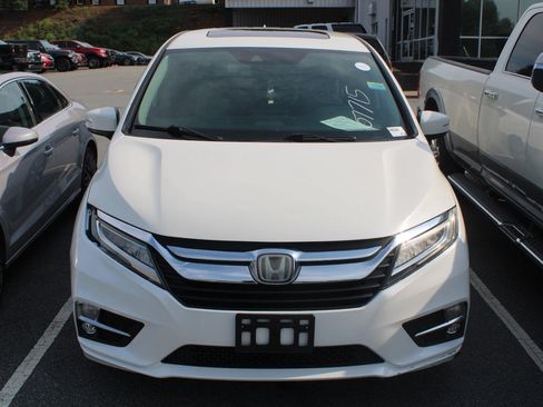 Used 2019 Honda Odyssey Touring image 2