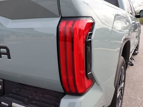 Used 2025 Toyota Tundra Limited AWD/4WD image 27