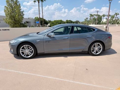 Used 2013 Tesla Model S RWD image 5