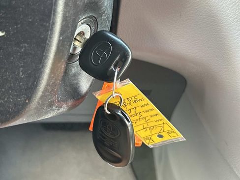 Used 2017 Toyota Sienna LE FWD image 33