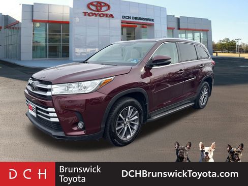 Used 2019 Toyota Highlander XLE image 1