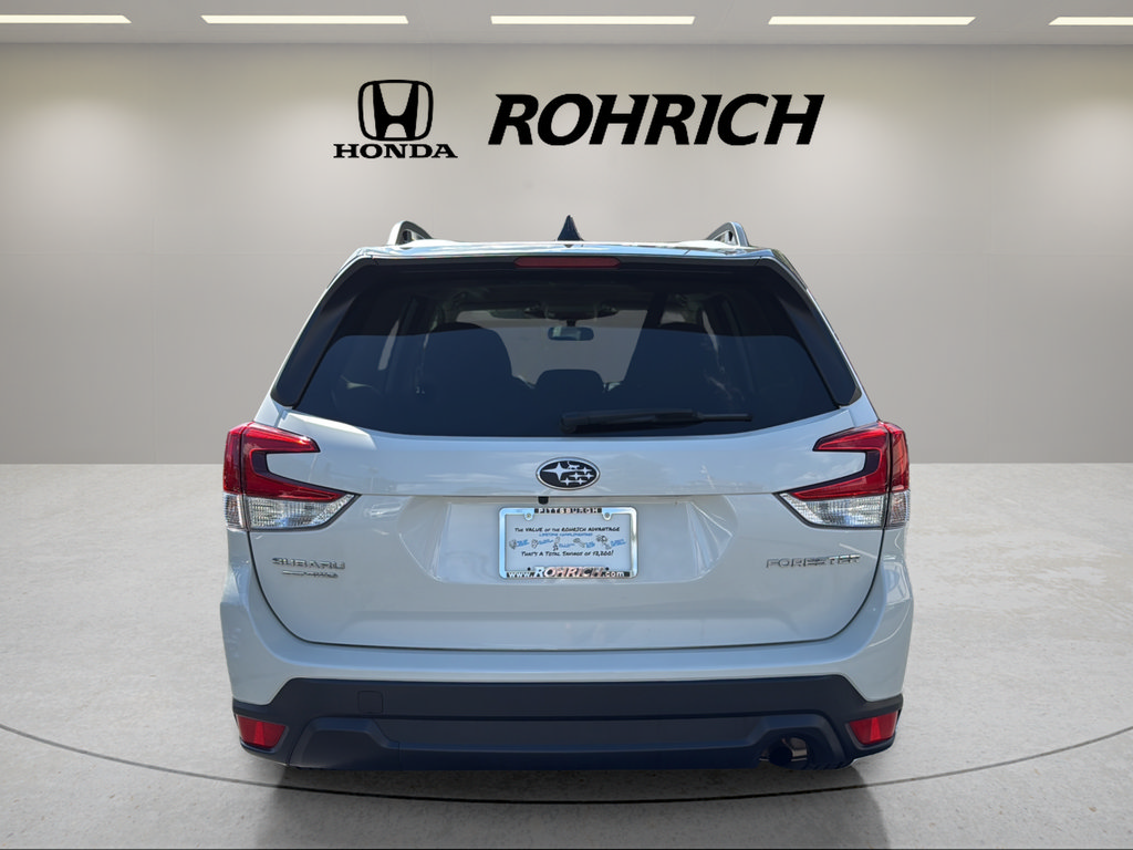 Used 2024 Subaru Forester Premium AWD/4WD image 7