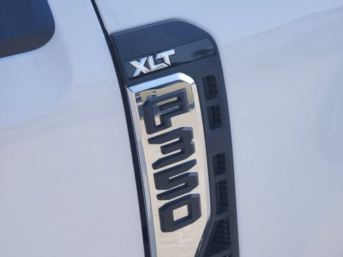 New 2026 Ford F350 XLT w/ XLT Premium Package AWD/4WD image 12