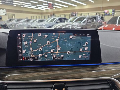 Used 2019 BMW 530e w/ Premium Package image 32