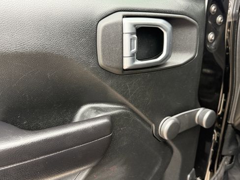 Used 2020 Jeep Wrangler Unlimited Sport image 22