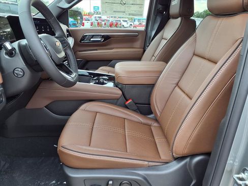 New 2025 Chevrolet Tahoe High Country image 13