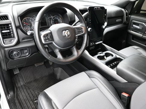 Used 2024 RAM 2500 Big Horn w/ Night Edition AWD/4WD image 12