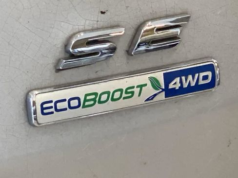 Used 2018 Ford Escape SE image 12