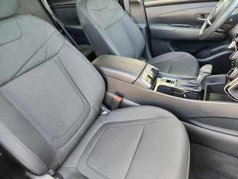 Certified 2024 Hyundai Tucson SE image 9