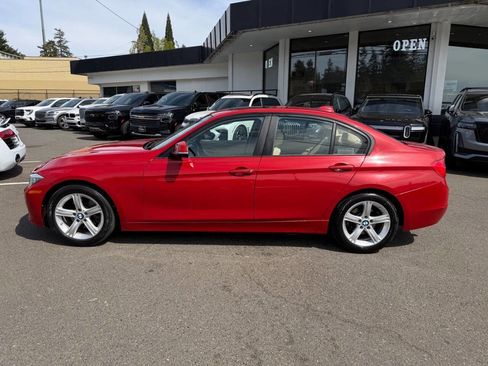 Used 2014 BMW 320i Sedan RWD image 2