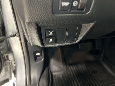 Used 2019 Honda Accord Hybrid image 12