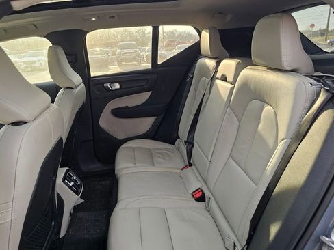 Used 2023 Volvo XC40 B5 Plus w/ Climate Package image 11
