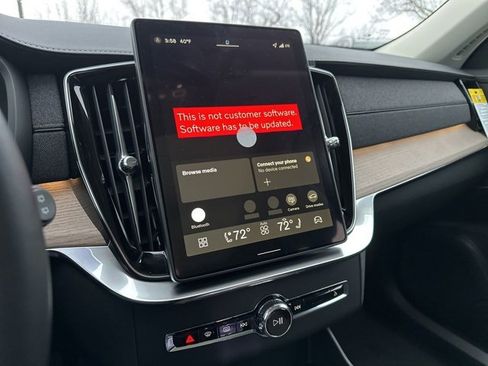 New 2026 Volvo XC90 B5 Core w/ Protection Package Premier image 15