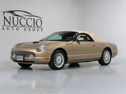 Used 2005 Ford Thunderbird image 34