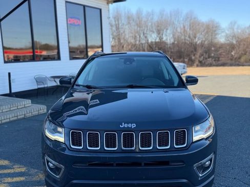 Used 2018 Jeep Compass Limited w/ Navigation Group image 2
