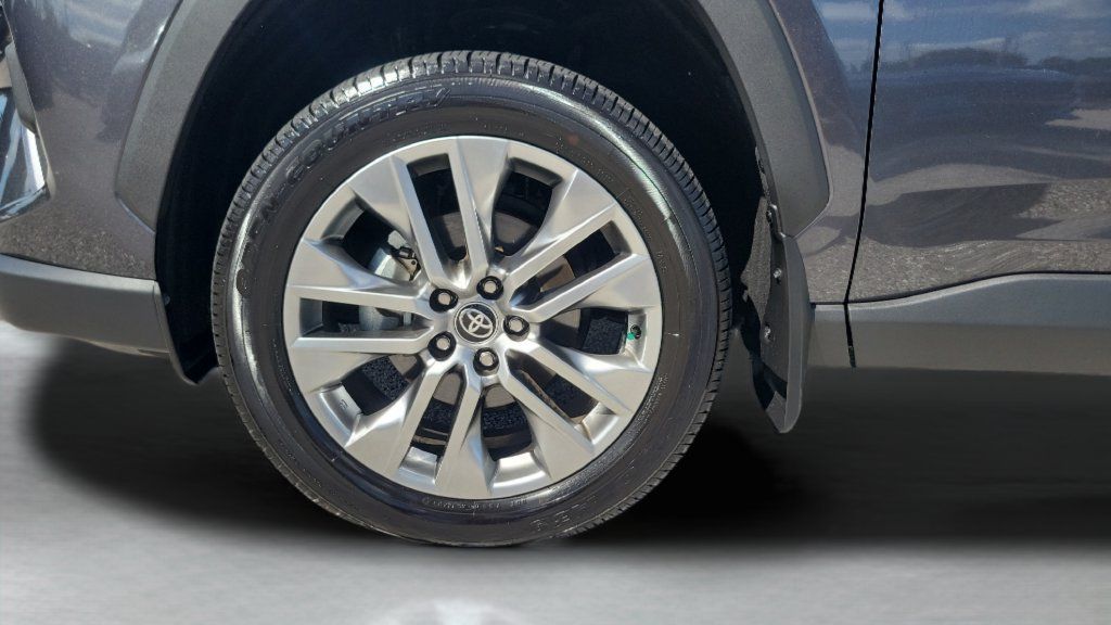 Used 2024 Toyota RAV4 XLE Premium FWD image 26