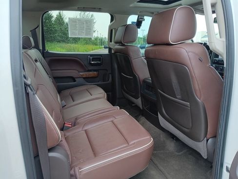 Used 2015 Chevrolet Silverado 1500 High Country w/ High Country Premium Package AWD/4WD image 22