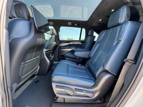 New 2025 Cadillac Escalade IQ Luxury 2 image 31