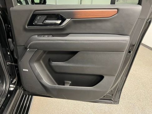 Used 2025 GMC Yukon XL Denali w/ Sun & Power Step Package image 56