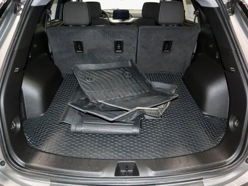 Used 2023 Chevrolet Blazer LT w/ Convenience Package FWD image 14
