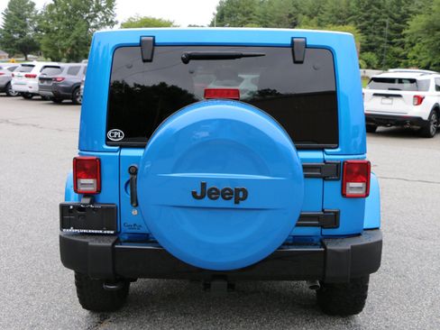 Used 2014 Jeep Wrangler Unlimited Sahara AWD/4WD image 4