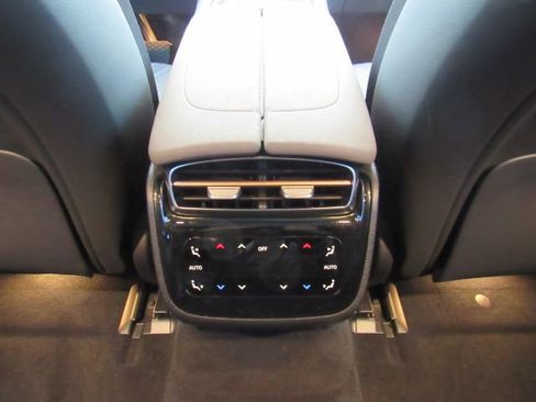 Used 2023 Mercedes-Benz EQS 580 4MATIC image 30