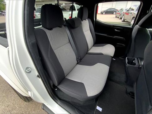 Used 2022 Toyota Tacoma TRD Sport w/ Technology Package RWD image 19