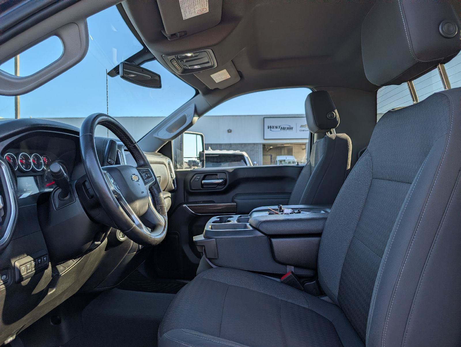Used 2022 Chevrolet Silverado 2500 LT w/ Convenience Package AWD/4WD image 11