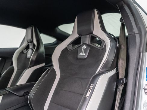 Used 2022 Ford Mustang Shelby GT500 w/ Carbon Fiber Track Pack image 29