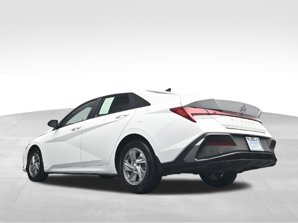 Used 2024 Hyundai Elantra SE FWD image 43