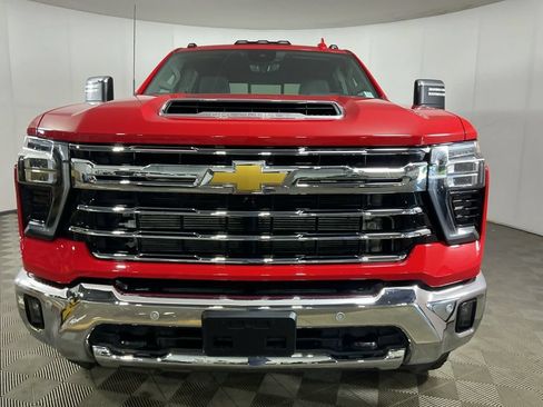 Used 2024 Chevrolet Silverado 2500 LTZ w/ LTZ Convenience Package AWD/4WD image 3